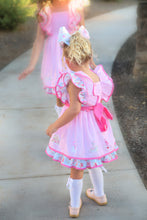 2022 Christmas Original: Walking in a ROYAL Wonderland