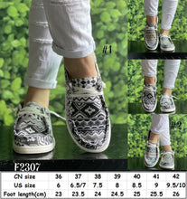 PRE-ORDER Women's Printed Shoe - (5/15)